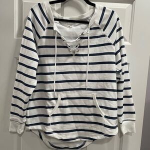 Victoria’s Secret women’s oversize sweatshirt, size Small